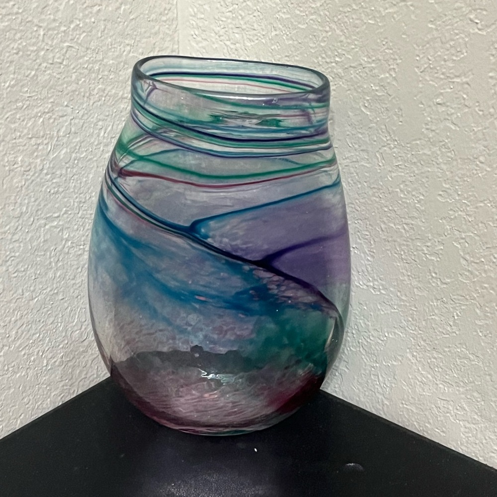 SIGNED JULIA DONNELLY STUDIO ART GLASS VASE